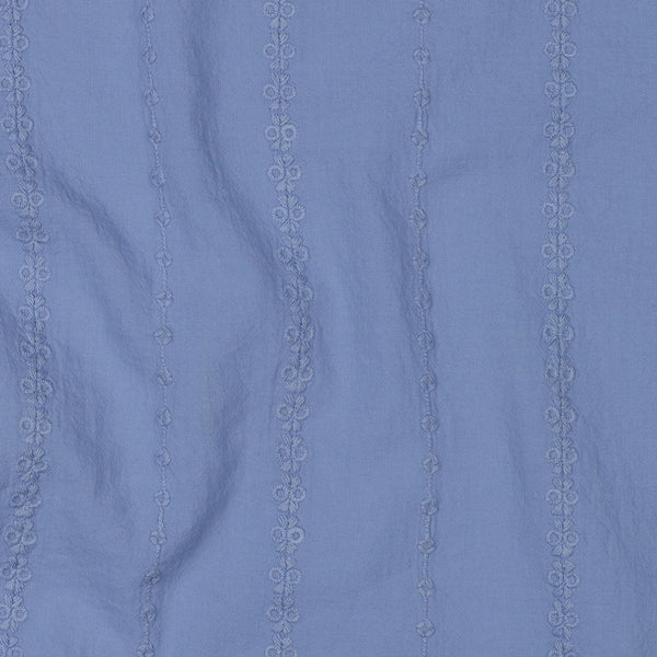 Voile de coton lignes brodées - fond bleu - certifié oeko-tex (prix pour 10cm)