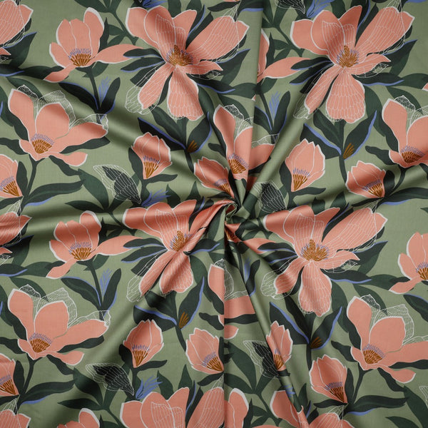 Satin de coton "Magnolia vert tendre - blush"  crée par Nerida Hansen (prix pour 10cm)