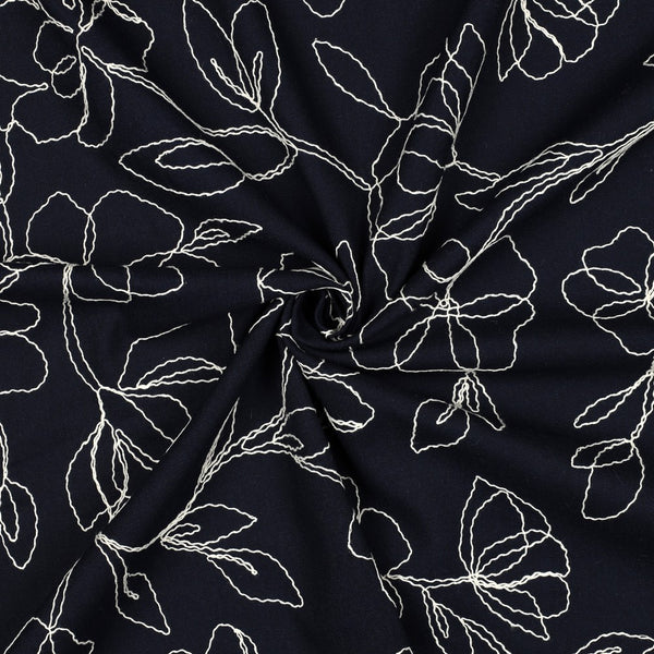 Lin - viscose brodé camélia sur fond bleu marine (prix pour 10cm)