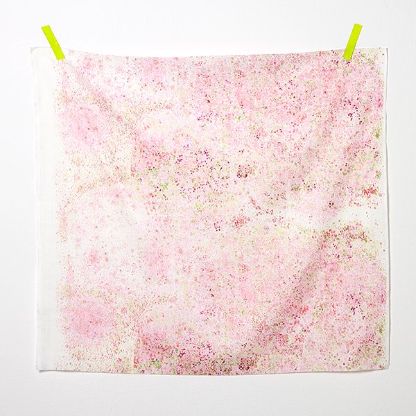 Double gaze de coton "Confettis roses" de marque Nani Iro (Prix pour 10cm)