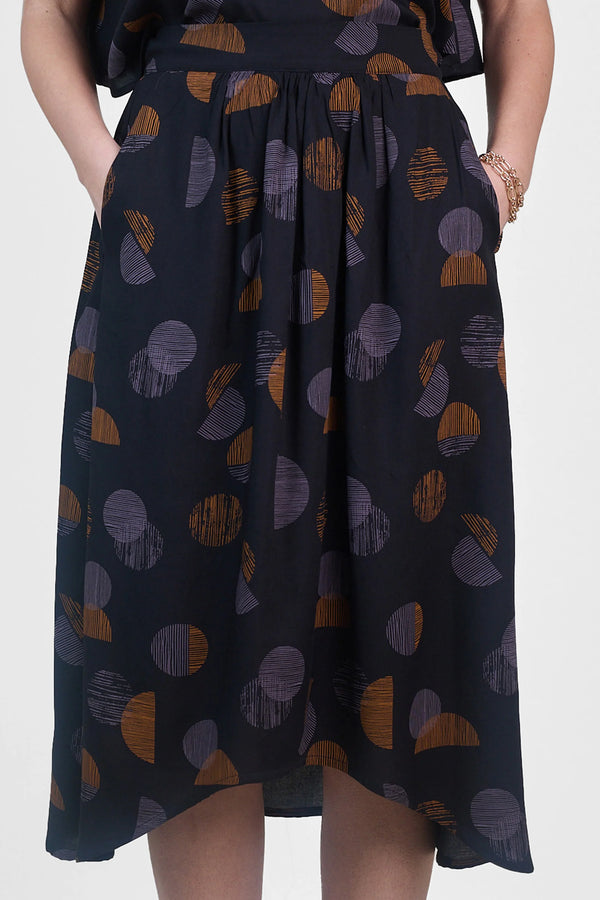 Patron de la jupe déroutante de Atelier Brunette 34 au 50 (fr/angl)