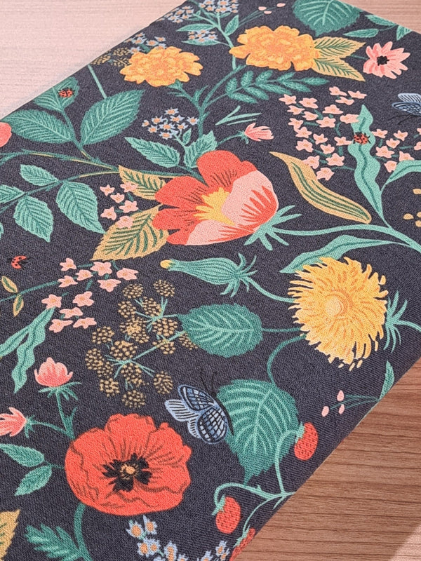 Coupon de 85cm de Canvas Rifle paper co - camont Poppy fields sur fond noir certifié oeko-tex - 80% coton et 20% lin (prix pour le coupon)
