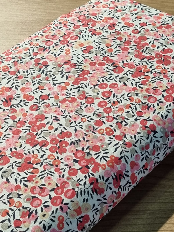 Popeline 100% coton "Jolies baies" tons roses (prix pour 10cm)