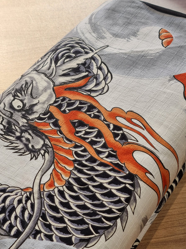 tissus japonais - tenryu  - dragon fond clair (prix pour 10cm)