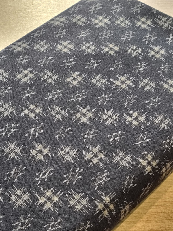 Tissu 100% coton Igeta sur fond bleu indigo foncé de marque Sevenberry (prix pour 10cm)