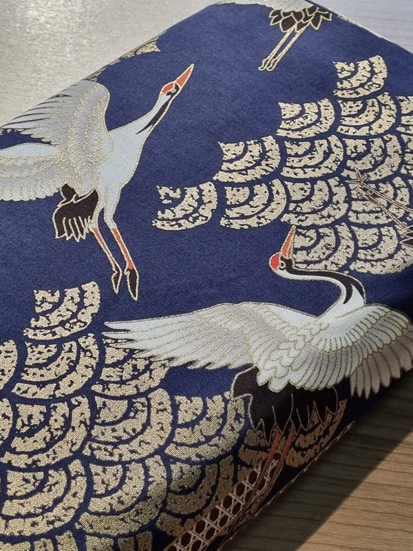 Tissu grues blanches sur fond bleu (prix pour 10cm)