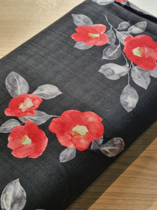 Tissus 100% coton "Tsubaki aquarellés fond noir" (prix pour 10cm)