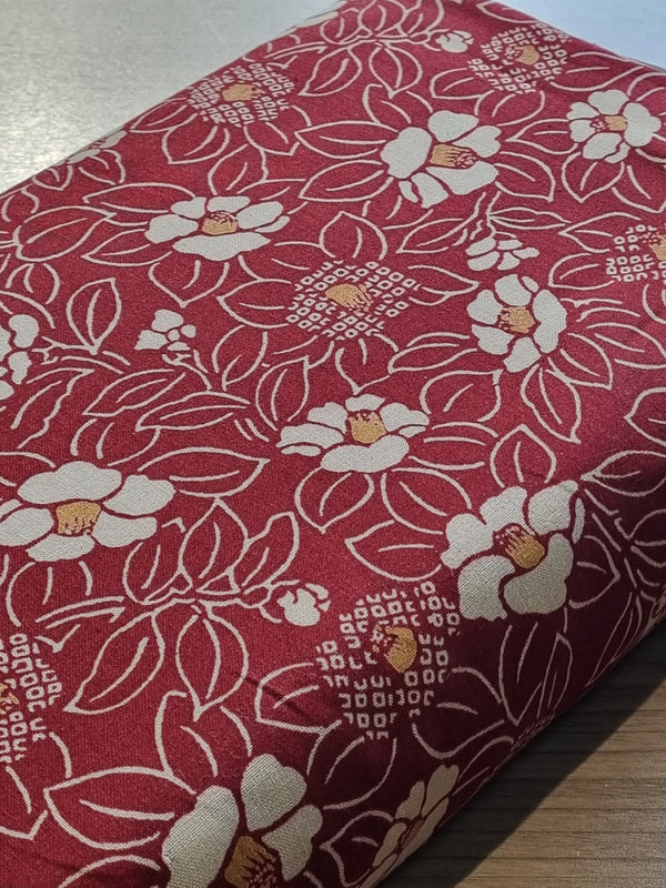 Tissus 100% coton "Tsubaki graphiques" fond rouge foncé (prix pour 10cm)