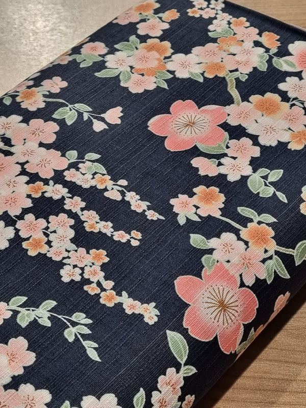 Tissus japonais - Hanami sur fond bleu (prix pour 10cm)