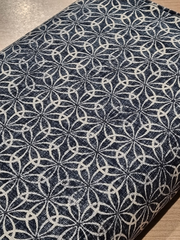 Tissus japonais "Hana" bleu marine (prix pour 10cm)