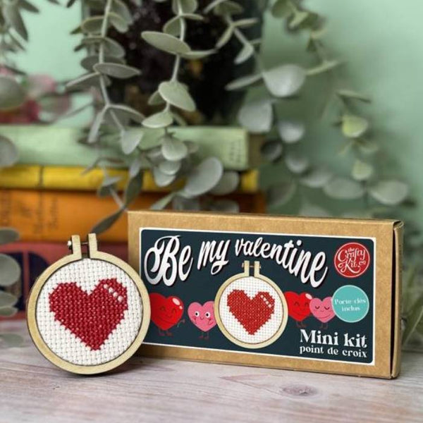 Kit à broder point de croix - "Be my valentine" de marque The crafty kit  - kit complet  (prix pour le kit)