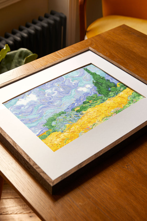 Kit à broder point de croix - "Champs de blé avec cyprès de Van Gogh" de marque DMC  - kit complet  (prix pour l'ensemble)