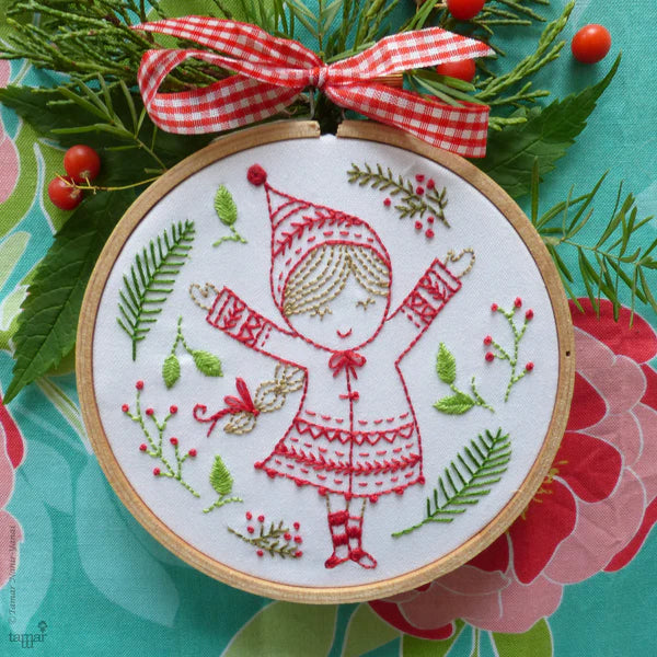 Kit à broder Tamar NY - "Christmas Girl" (prix pour l'ensemble 16X16cm)