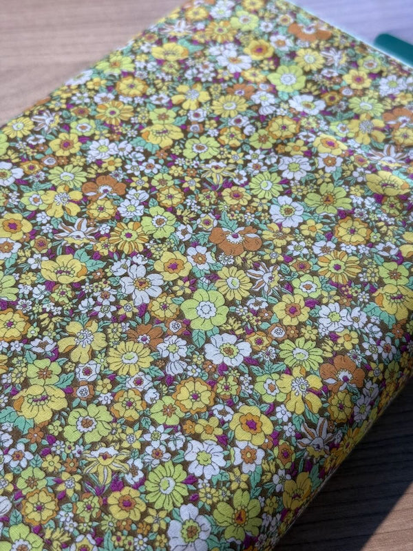 Cotton lawn "Millefiori tons jaunes" de marque Kokka (prix pour 10cm)