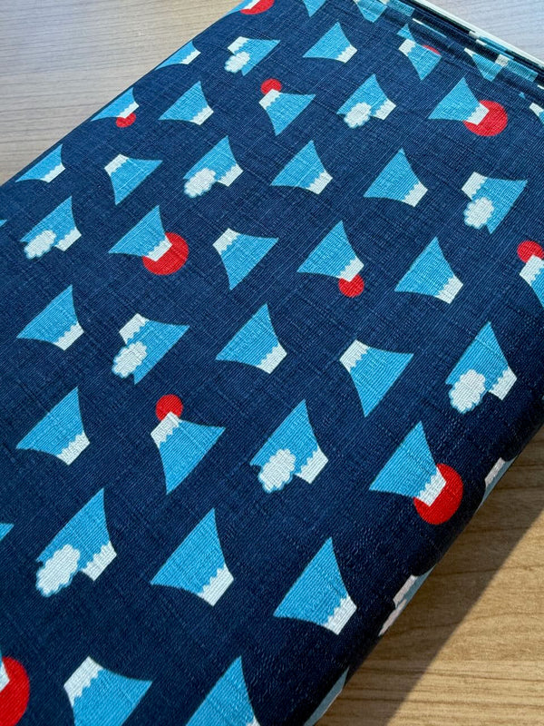 Tissu japonais texturé - Mont Fuji - fond bleu (prix pour 10cm)