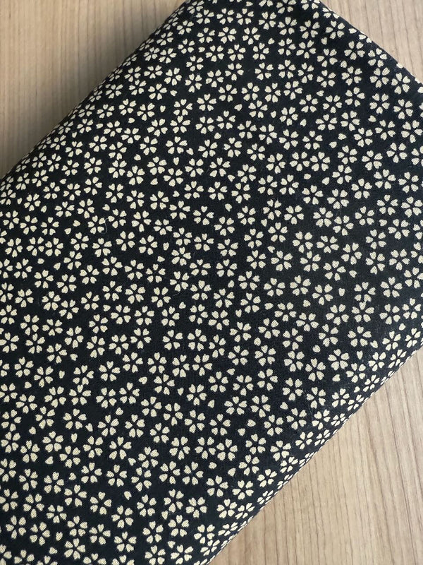 Popeline japonaise -  100% coton - Mini sakura noir de marque Sevenberry  (prix pour 10cm)