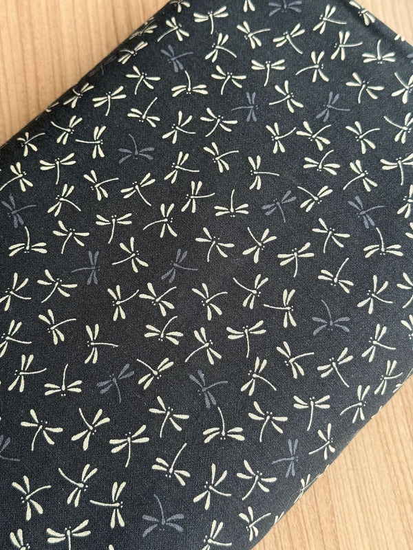 Popeline japonaise -  100% coton - libellules noir de marque Sevenberry  (prix pour 10cm)