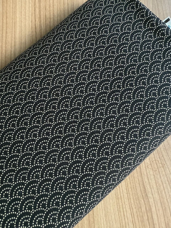 Popeline japonaise -  100% coton - seigaiha noir de marque Sevenberry  (prix pour 10cm)