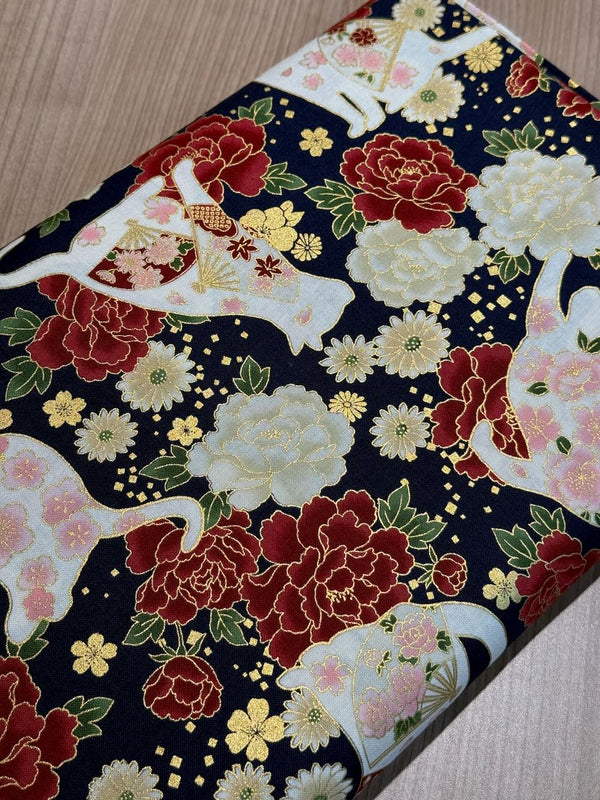 Tissus japonais - Shiroi neko sur fond mauve (prix pour 10cm)