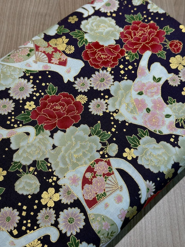 Tissus japonais - Shiroi neko sur fond bleu (prix pour 10cm)
