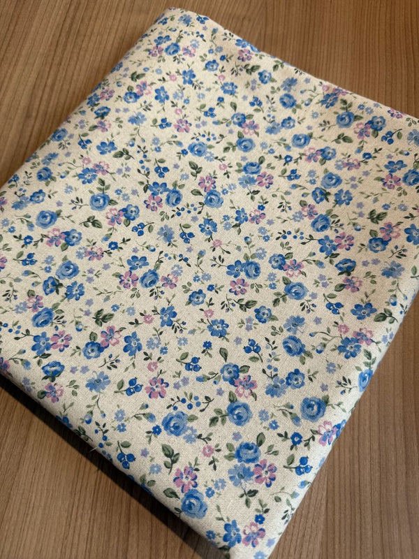 Superbe coupon japonais de 3m Cosmos - petites fleurs bleues et roses - marque Cosmo -  110cm de large
