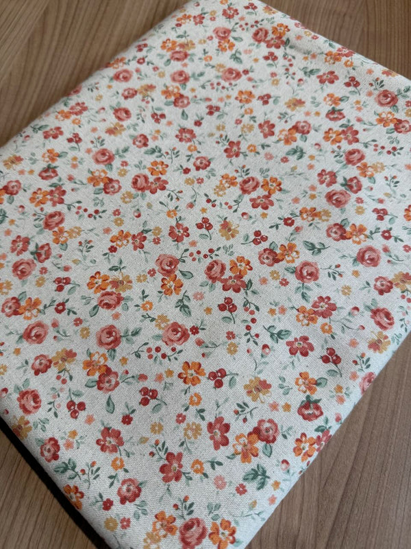 Superbe coupon japonais de 3m Cosmos - petites fleurs oranges et rouille - marque Cosmo -  110cm de large