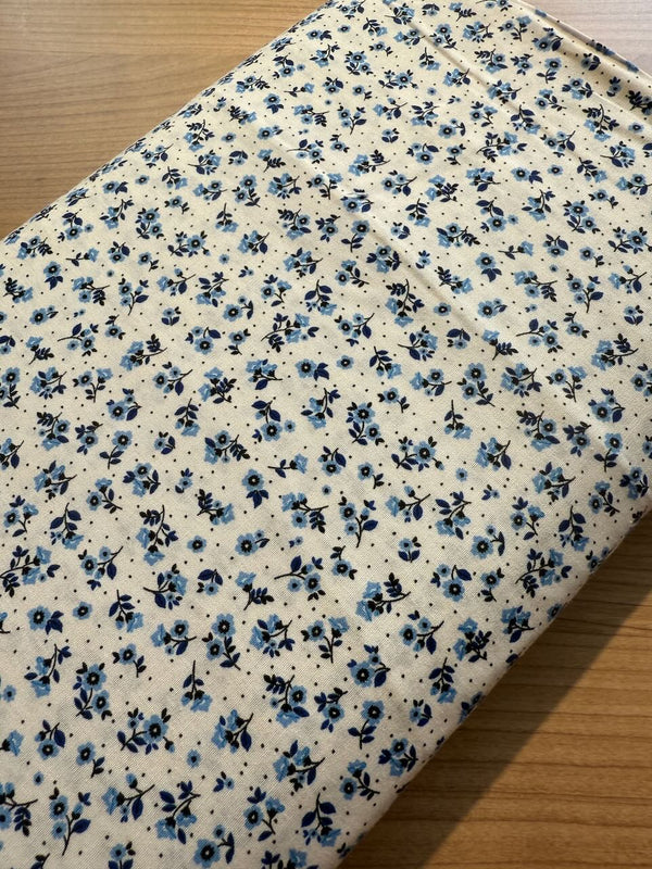 Popeline mini fleurs bleues (prix pour 10cm)