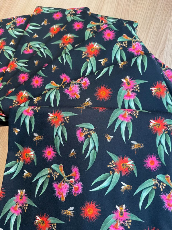 Superbe coupon 3m de popeline "bee's knees sur fond noir"  - 110cm de large