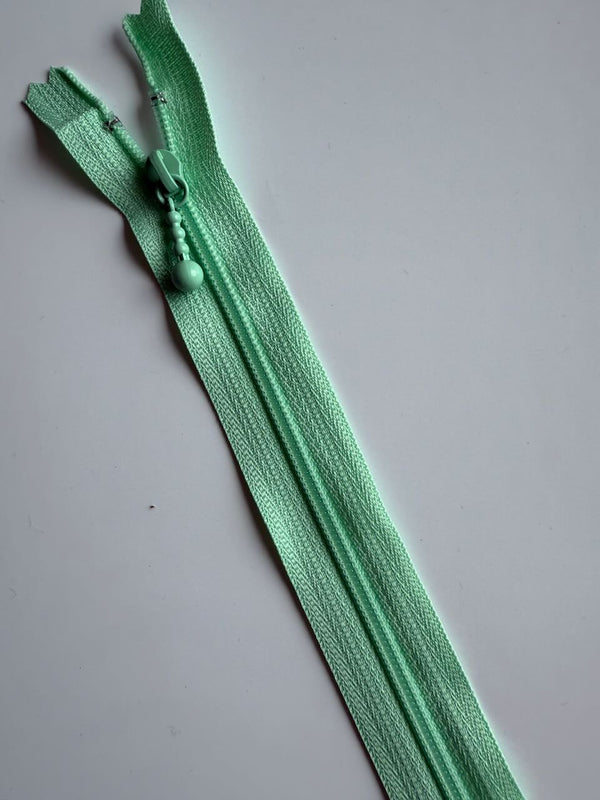 YKK - zip non séparable 20cm avec curseur décoration boule - couleur vert d'eau 871  (prix à la pièce)