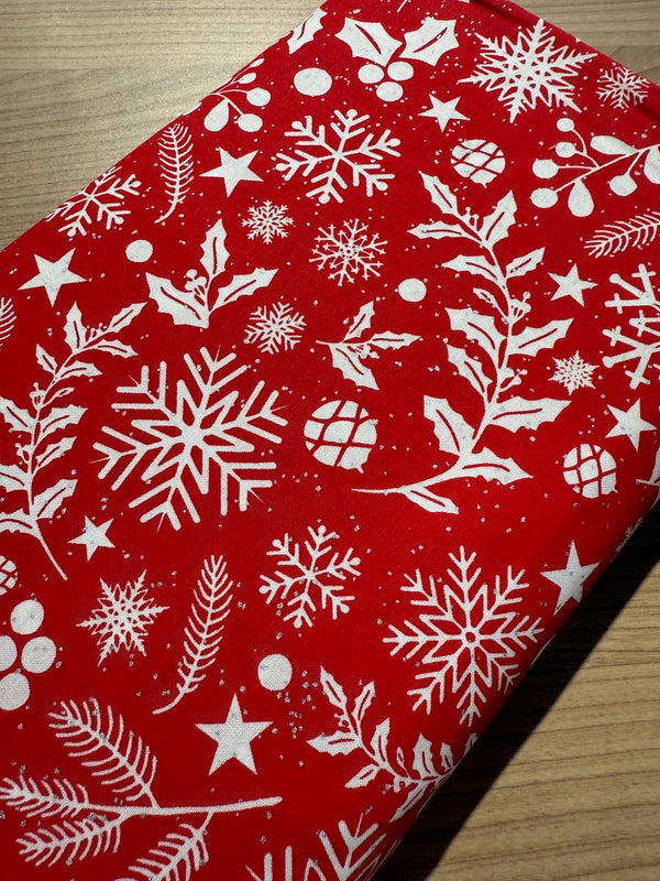 Popeline "Etoiles et houx de noël - fond rouge" certifié oeko-tex - 100% coton (prix pour 10cm)