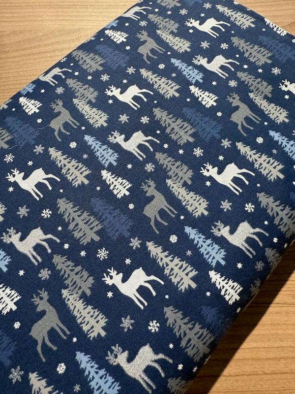 Popeline "Cerfs dans la forêt - fond bleu" certifié oeko-tex - 100% coton (prix pour 10cm)