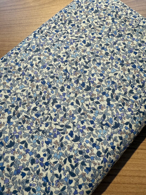 Cotton lawn "Suzu bleu" de marque Hokkoh (prix pour 10cm)