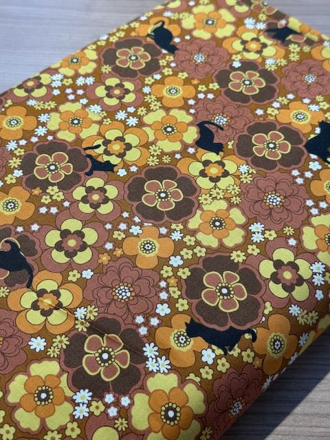 Popeline de coton japonaise " Chats et fleurs vintage" jaune/brun (prix pour 10cm)