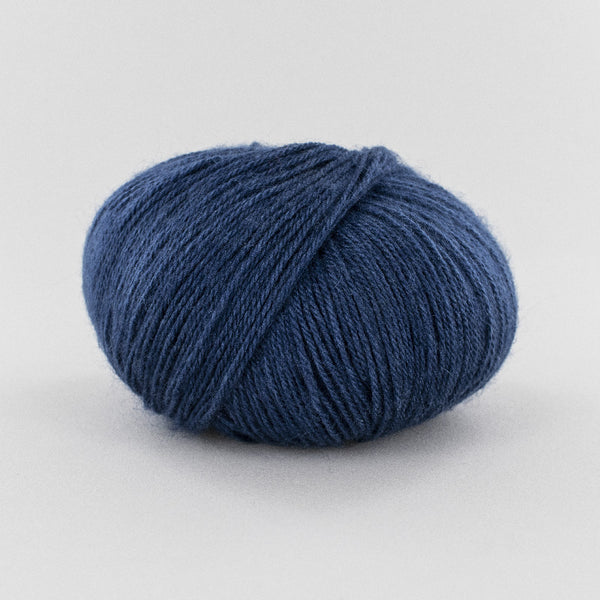 Fonty - Moustache - colori 422 - Bleu foncé (prix pour 1 pelote de 50g - super kid mohair-soie-mérinos)