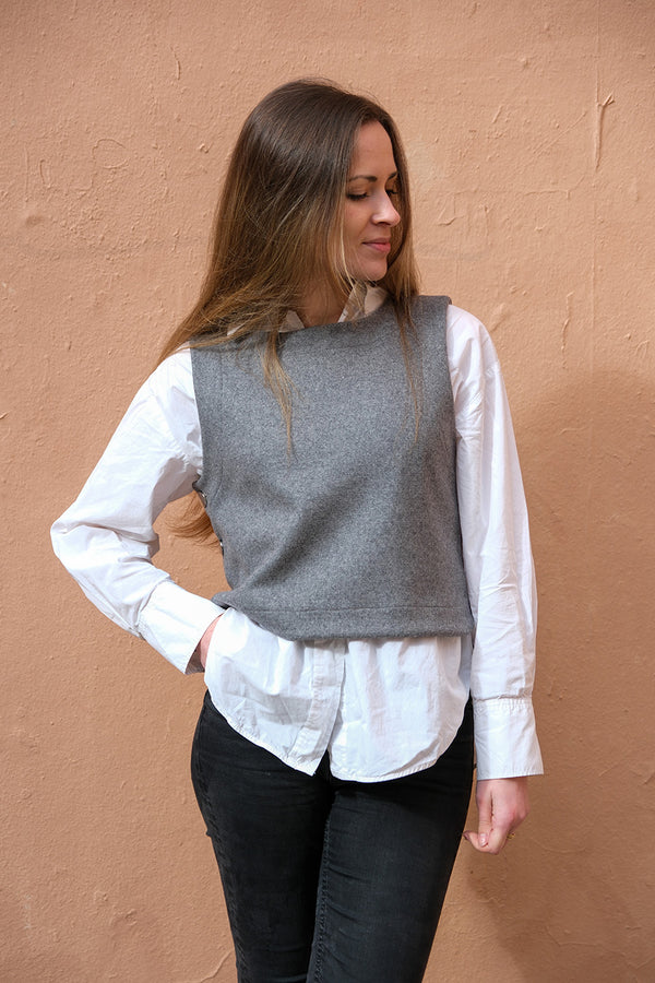 Patron pochette du pull sans manche Teva de Cha Coud (34 à 52) - fr