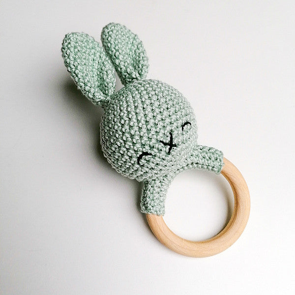 Kit hochet au crochet Martin le lapin (prix pour le set)