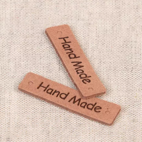 Etiquette à coller et/ou à coudre imitation cuir - "Hand made " (prix pour le set de 8 étiquettes)