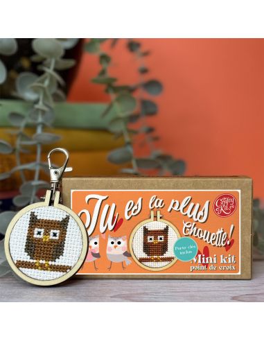 Kit à broder point de croix - "Tu es la plus chouette" de marque The crafty kit  - kit complet  (prix pour le kit)