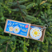 Kit à broder point de croix - "Tu es mon rayon de soleil" de marque The crafty kit  - kit complet  (prix pour le kit)