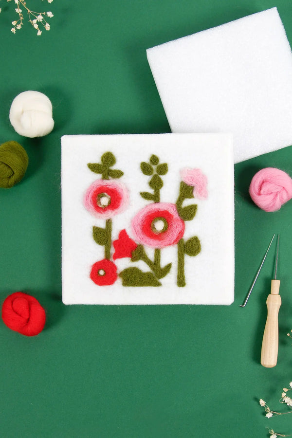 Kit de feutrage "Roses trémières" de DMC (prix pour le kit)