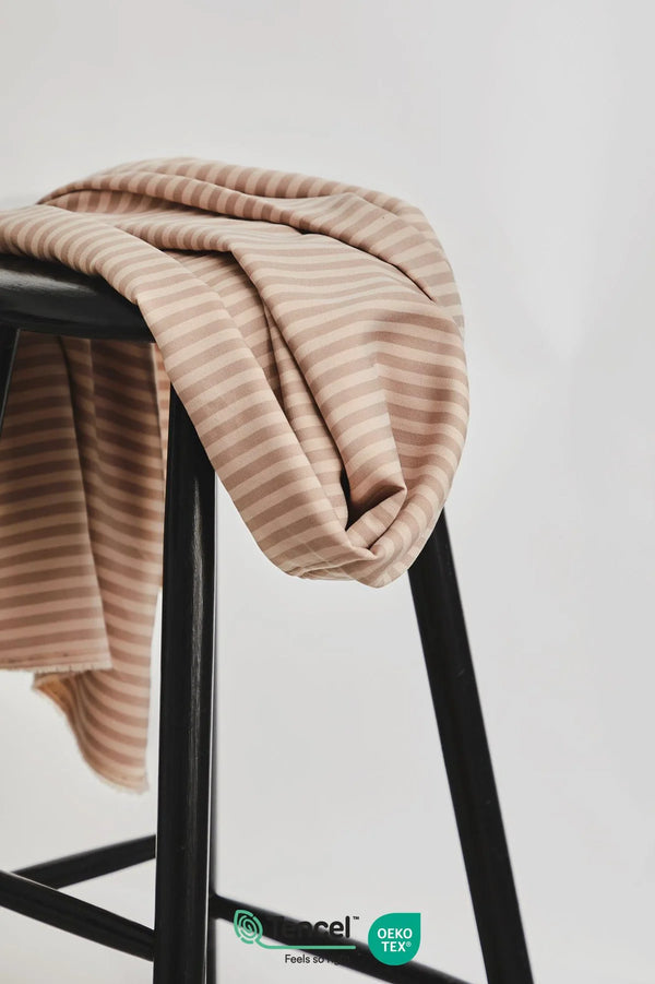 Twill de lyocell ligné warm sand de la marque Meet Milk certifié oeko-tex et lenzing (prix pour 10cm)