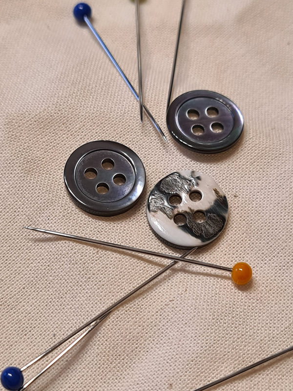Boutons nacre gris foncé 11mm (prix à la pièce)