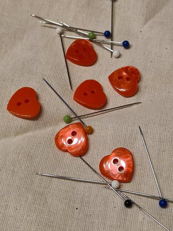 Boutons Coeur rouges 13mm (prix à la pièce)