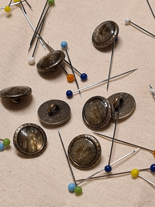 Boutons en métal imitation pierre ton beige/kaki 13mm (prix à la pièce)