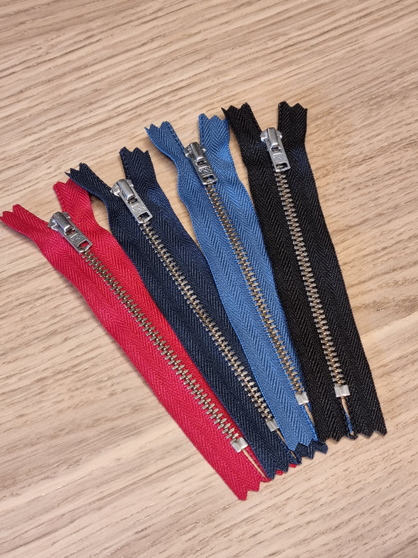 Fermeture éclair / tirette / zip en métal argent pour jean's et pantalon de 12cm - différents coloris (prix à la pièce)