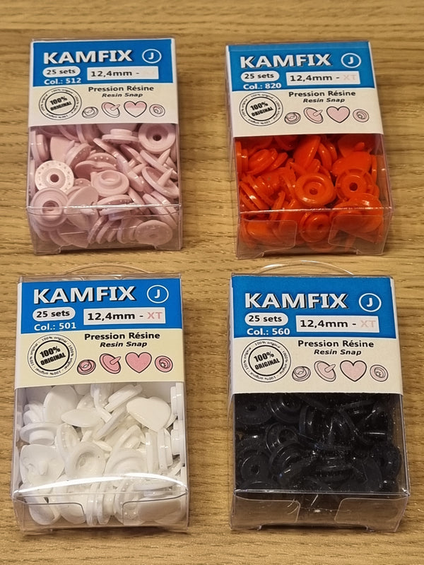 Pressions en résine KAM en forme de coeur différents coloris - 12,4mm  (prix pour 1 boîte de 25 sets)