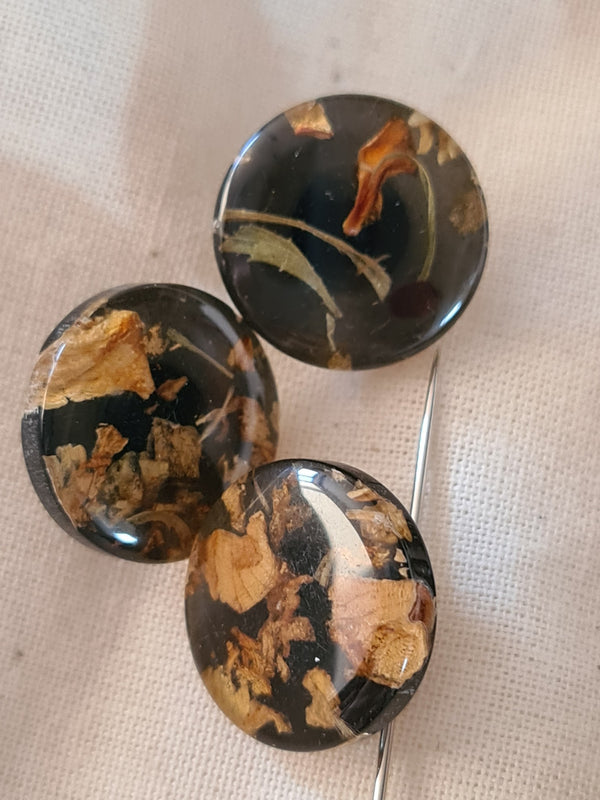 Boutons avec incrustation de fleurs séchées 14mm (prix à la pièce)