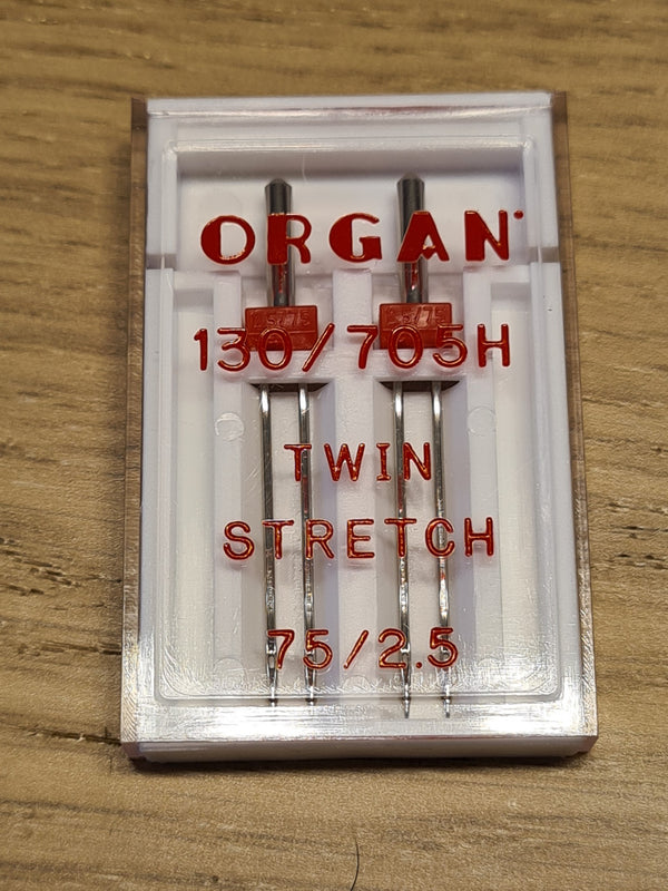 Boîte contenant deux aiguilles double de type stretch n°75 - écartement de 2,5mm (prix à la pièce)