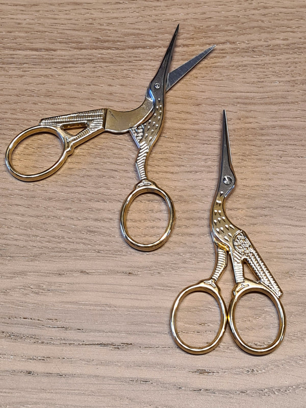 Ciseaux "cigogne" de broderie de fabrication italienne doré