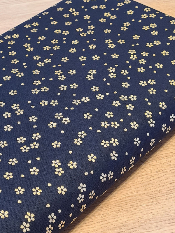 Tissu Fleurs de cerisiers dorées sur fond noir (prix pour 10cm)